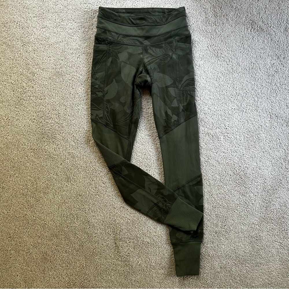 Athleta Tropical Excursion Floral Tight Womens XS Green Yoga Fitness Pant